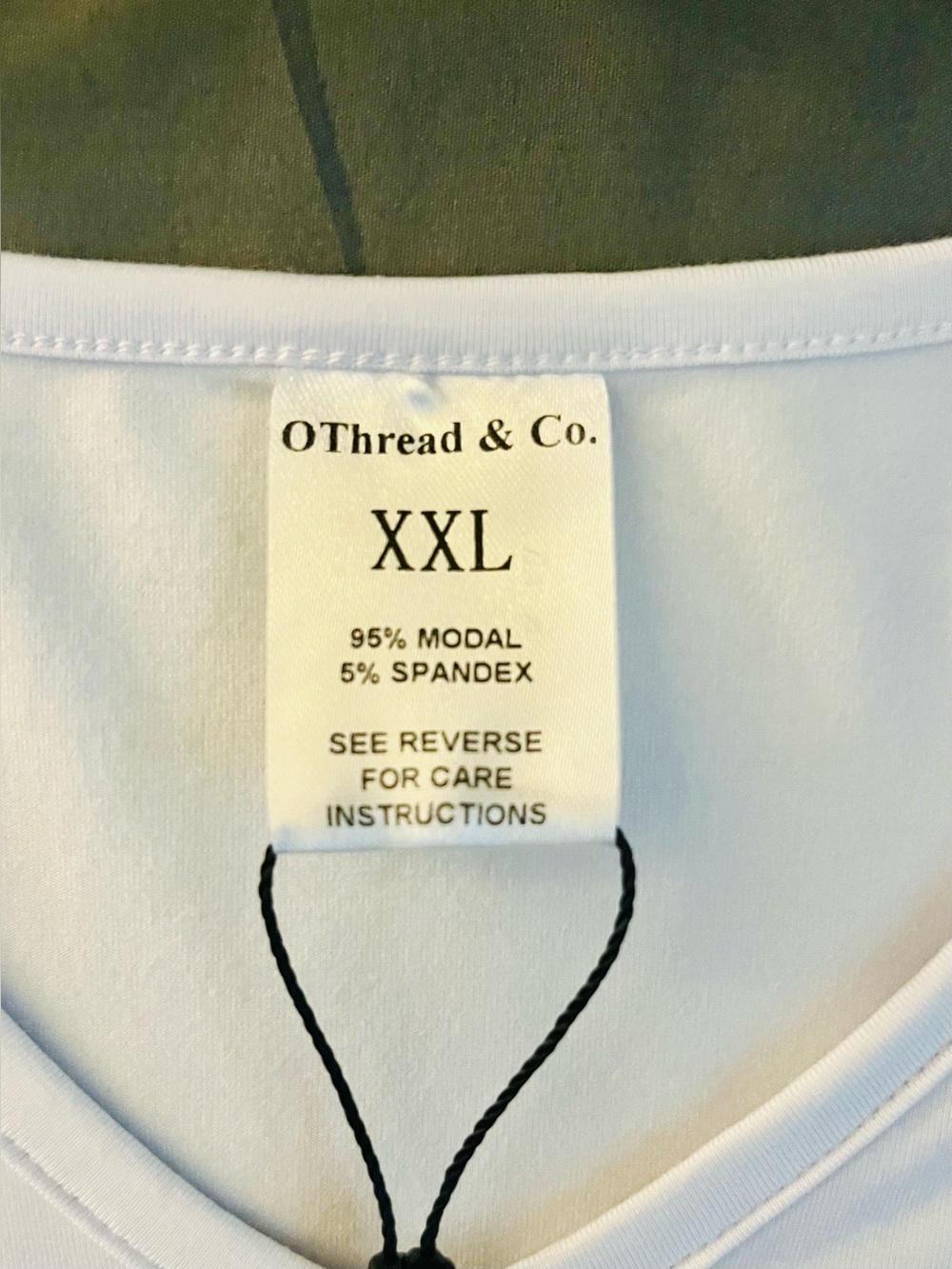 OThread & Co Women's NWT White V-NeckT-Shirt With Stretch. Size: XXL - Picture 4 of 6